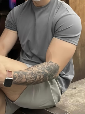 韓國🇰🇷健身族不可以錯過這件!!圓領吸汗彈力健身機能短袖『韓國連線』