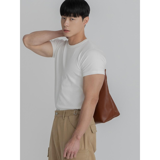 韓國🇰🇷黑白兩色基本款顯壯螺紋貼身短袖『韓國連線』