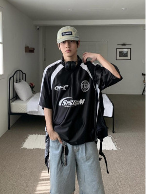 韓國🇰🇷Z世代最火的短袖!!V領線條拼接球衣短袖『韓國連線』