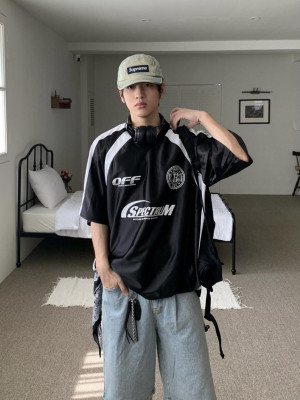 韓國🇰🇷Z世代最火的短袖!!V領線條拼接球衣短袖『韓國連線』