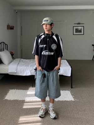 韓國🇰🇷Z世代最火的短袖!!V領線條拼接球衣短袖『韓國連線』