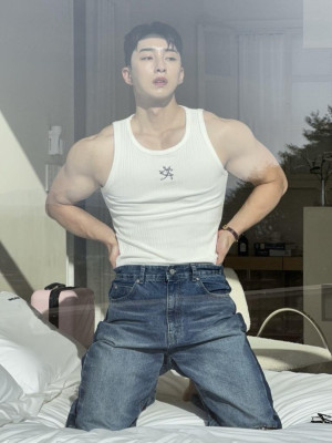 韓國🇰🇷春季最推薦二個顏色百搭的弧形剪裁線條合身背心『韓國代購』