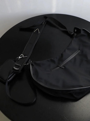 韓國🇰🇷最百搭的單品人人都要有!單肩尼龍餃子包『韓國連線』