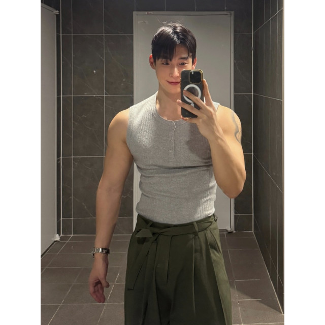 韓國🇰🇷3色亨利領排扣無袖背心『韓國連線』