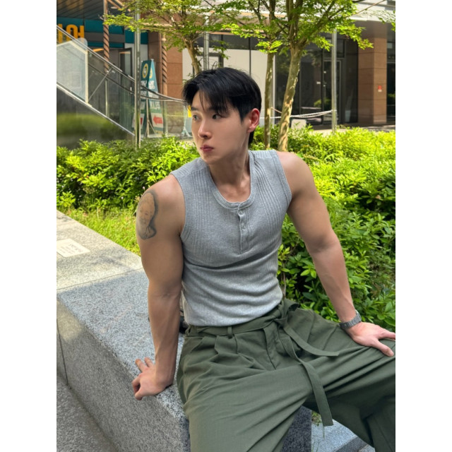 韓國🇰🇷3色亨利領排扣無袖背心『韓國連線』