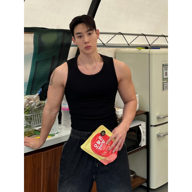 韓國🇰🇷3色簡約合身休閒背心『韓國連線』