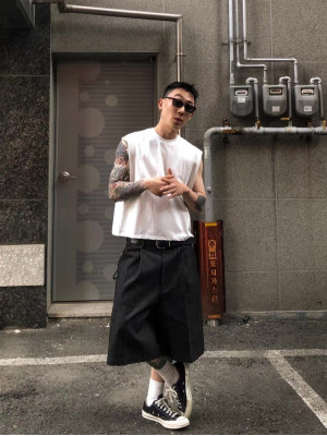 韓國🇰🇷4色削尖超短版無袖背心『韓國連線』