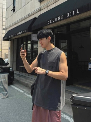 韓國🇰🇷簡約單口袋無袖背心『韓國連線』