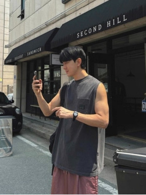 韓國🇰🇷簡約單口袋無袖背心『韓國連線』