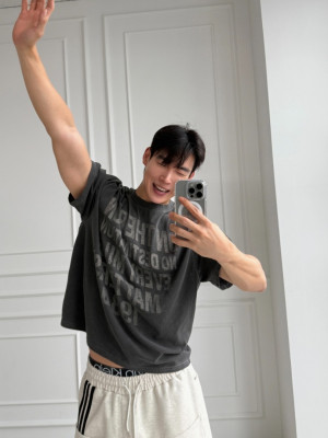 韓國🇰🇷寬鬆字母印花短版上衣『韓國連線』